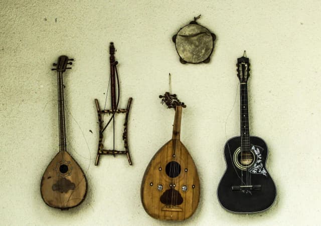 Czy gitara jest instrumentem dętym? Odkryj prawdę o instrumentach muzycznych Czy gitara jest instrumentem dętym? Odkryj prawdę o instrumentach muzycznych