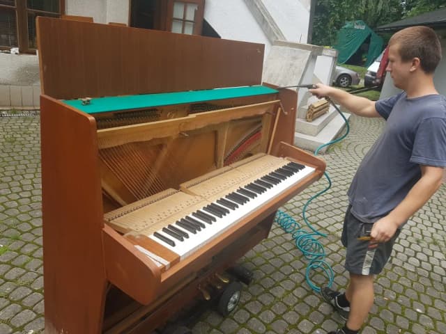 Jak rozebrać pianino bezpiecznie: kompletna instrukcja dla początkujących Jak rozebrać pianino bezpiecznie: kompletna instrukcja dla początkujących