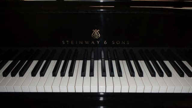 Ile waży fortepian Steinway Model C? Kluczowe informacje dla kupujących Ile waży fortepian Steinway Model C? Kluczowe informacje dla kupujących