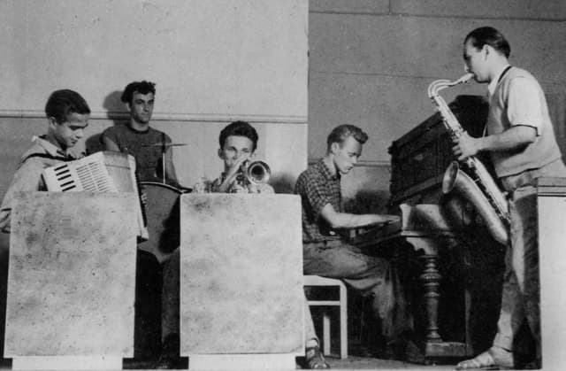 Muzyka jazzowa w Polsce: Fascynująca historia i najważniejsi artyści Muzyka jazzowa w Polsce: Fascynująca historia i najważniejsi artyści