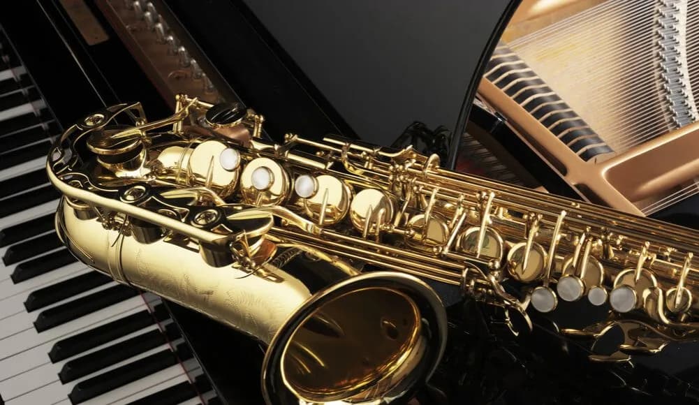 Saksofon basowy w muzyce: najważniejsze cechy oraz zastosowanie instrumentu Saksofon basowy w muzyce: najważniejsze cechy oraz zastosowanie instrumentu