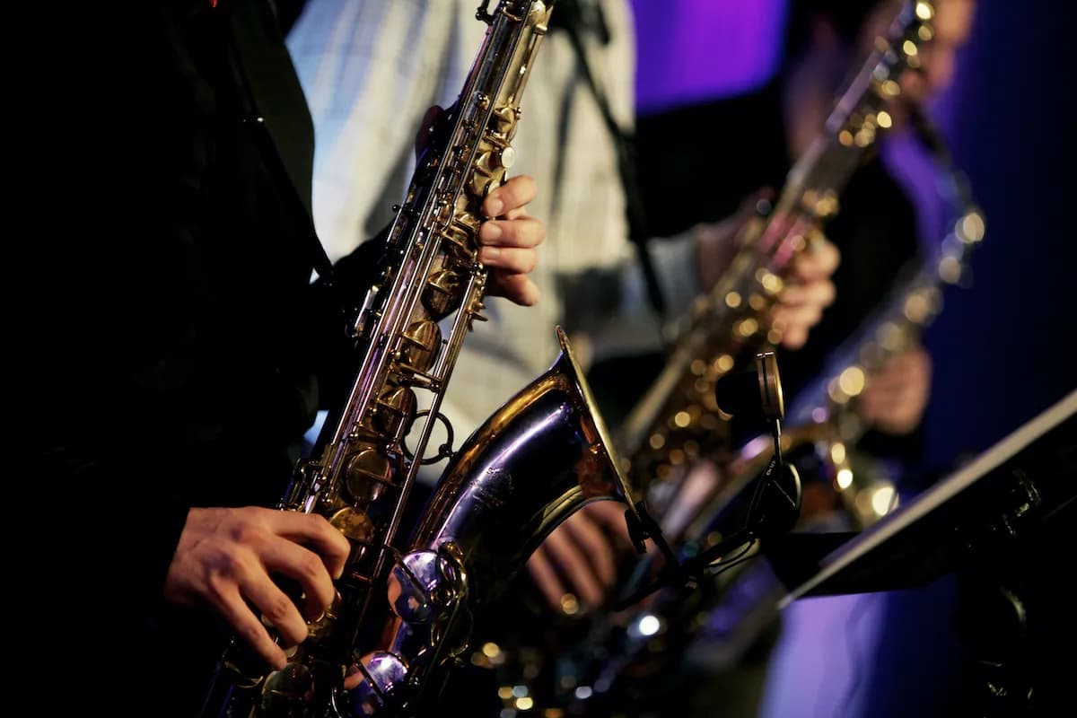 Bebop i ekspresyjny styl jazzowy - poznaj tajemnice muzycznej rewolucji Bebop i ekspresyjny styl jazzowy - poznaj tajemnice muzycznej rewolucji