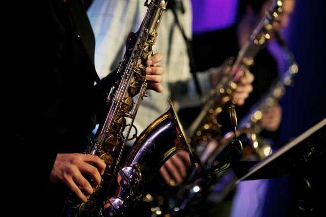 Bebop i ekspresyjny styl jazzowy - poznaj tajemnice muzycznej rewolucji Bebop i ekspresyjny styl jazzowy - poznaj tajemnice muzycznej rewolucji