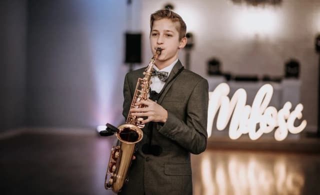 Jaki saksofon na wesela: wybierz idealny instrument dla swojej uroczystości Jaki saksofon na wesela: wybierz idealny instrument dla swojej uroczystości
