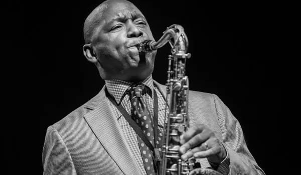 Najwybitniejsi amerykańscy saksofoniści jazzowi, którzy zmienili historię muzyki Najwybitniejsi amerykańscy saksofoniści jazzowi, którzy zmienili historię muzyki